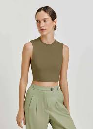 Regata Feminina Cropped Em Malha Com Elastano